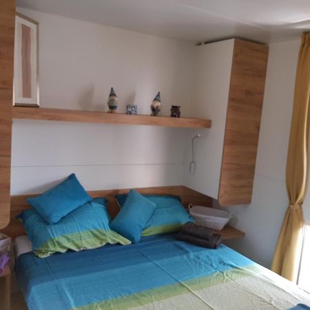 Mobile Home Pearl Of Murter Jezera Zewnętrze zdjęcie