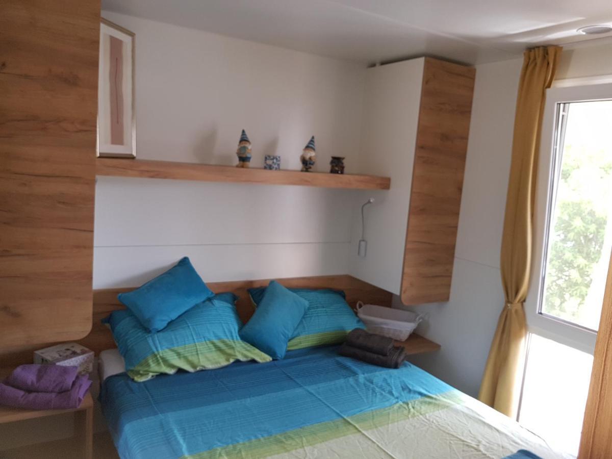 Mobile Home Pearl Of Murter Jezera Zewnętrze zdjęcie